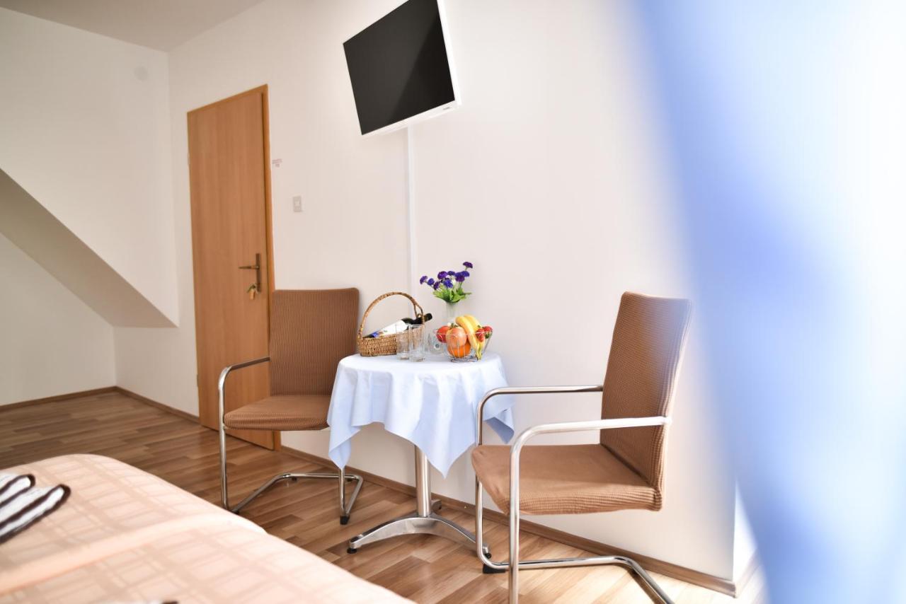 Luka'S Amber Rooms In The Center Of Trogir Exterior foto
